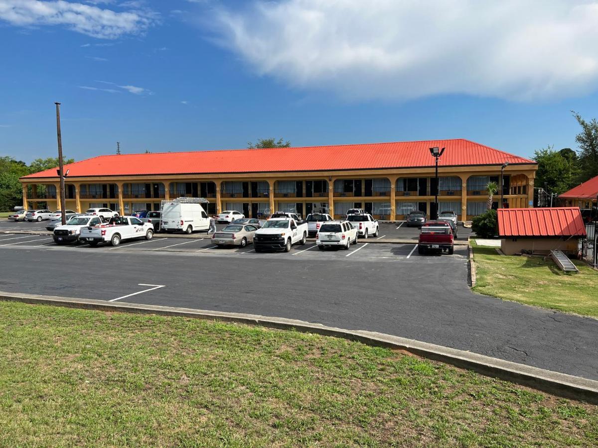 Country Hearth Inn & Suites Cartersville Exteriör bild